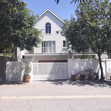 3 On Tessa Guesthouse Johannesburg Eksteriør billede
